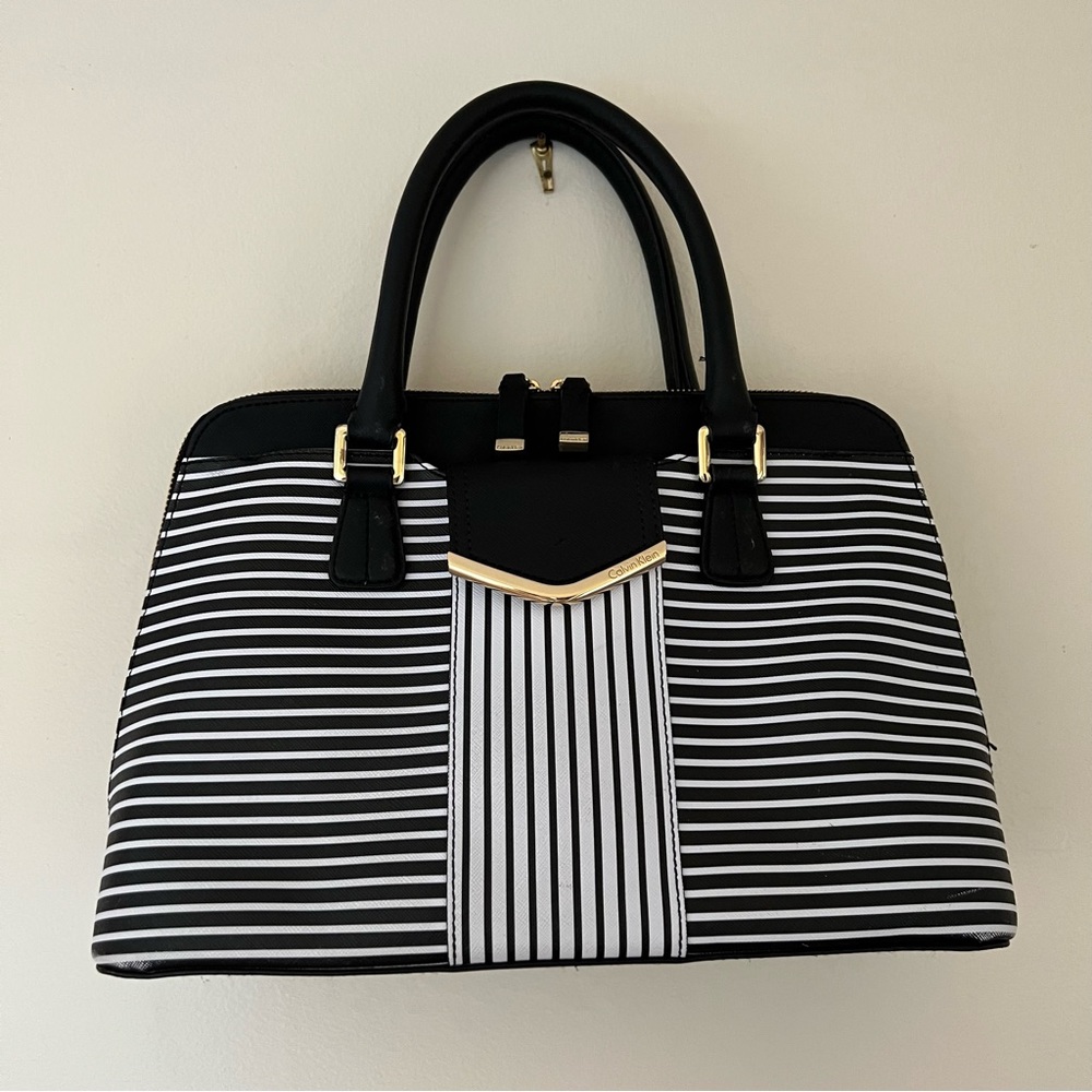 [Calvin Klein] Black & White Stripe Purse